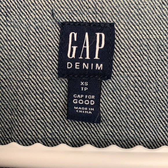 GAP Oversized Denim Jacket - Picture 2 of 3